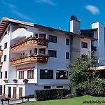 Hotel-garni Stern - & 4*