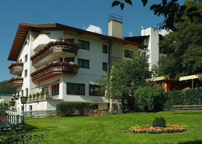 Отель Hotel-garni Stern - & Имст