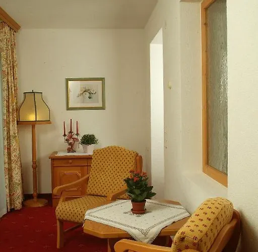 Hotel-garni Stern - & 4*