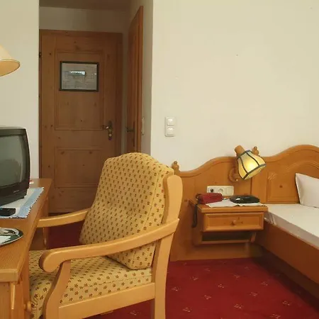 Hotel-garni Stern - & Ξενοδοχείο 4*