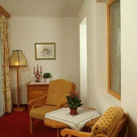 Hotel-garni Stern - & 4*