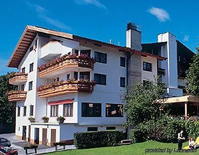 Hotel-garni Stern - & 4*